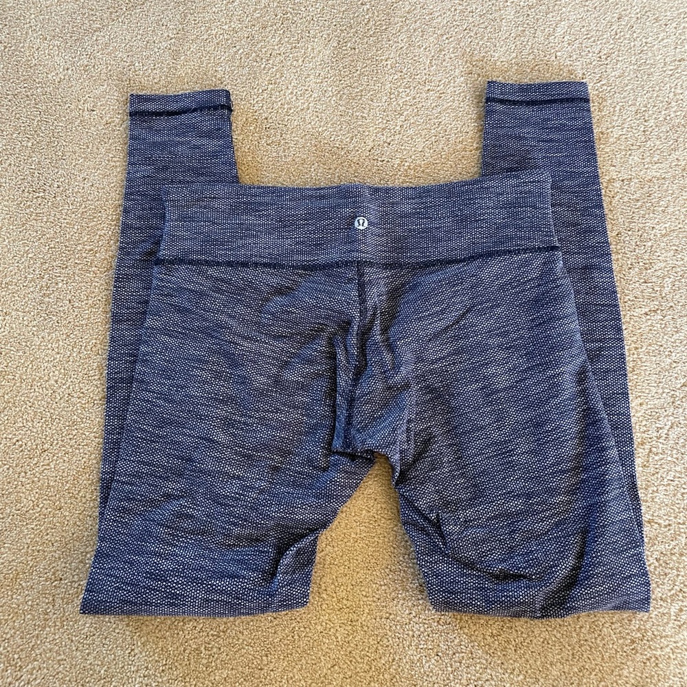 Lululemon black and grey checkered pattern size 8
